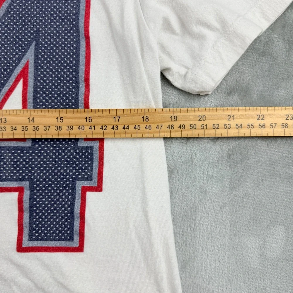 Nike New England Patriots Stephon Gilmore 24 White Graphic T-Shirt Men's Medium